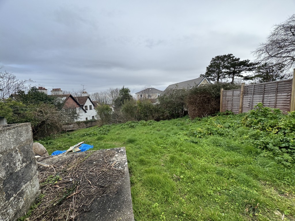 Lot: 8 - COASTAL LAND WITH PLANNING FOR THREE-BEDROOM BUNGALOW - Site view